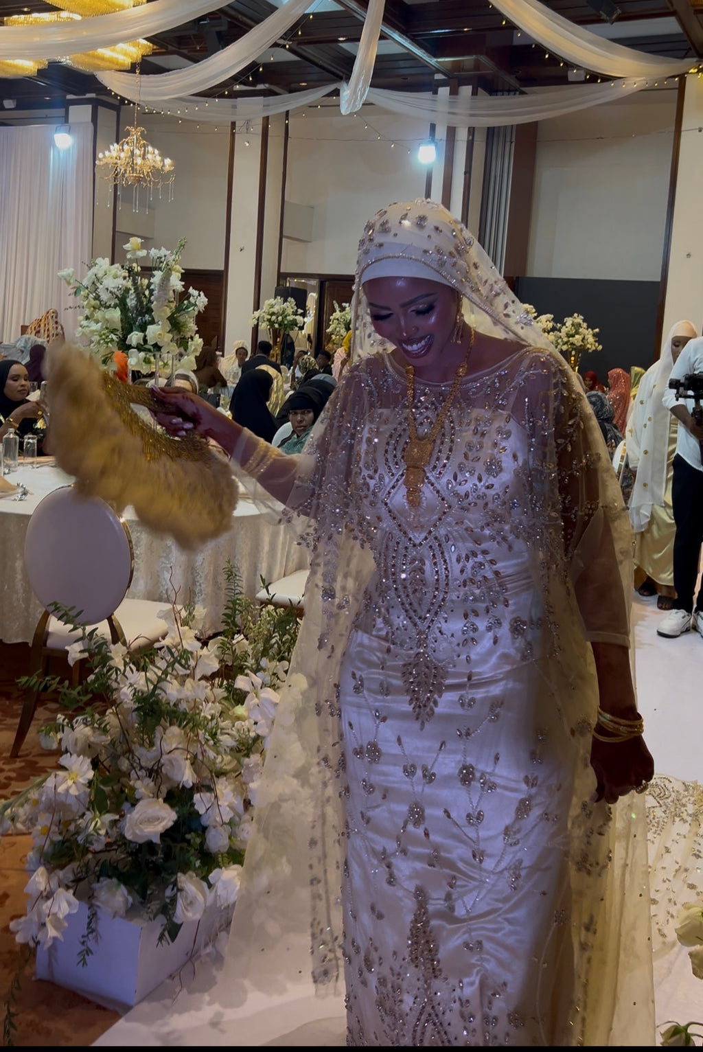 Gold shukri bridal diraac - Rent
