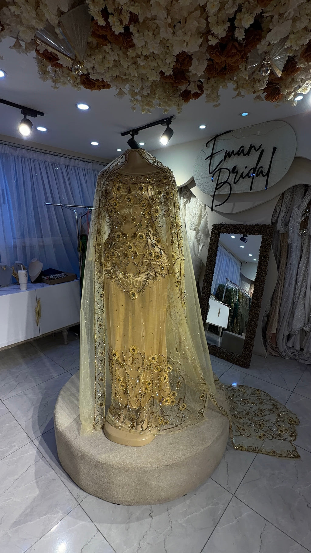 Gold bridal diraac-rent