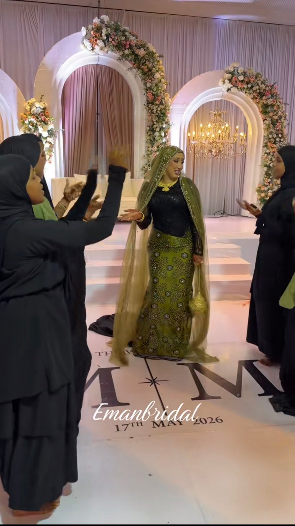 Hido iyo Daqaan dress - Rent
