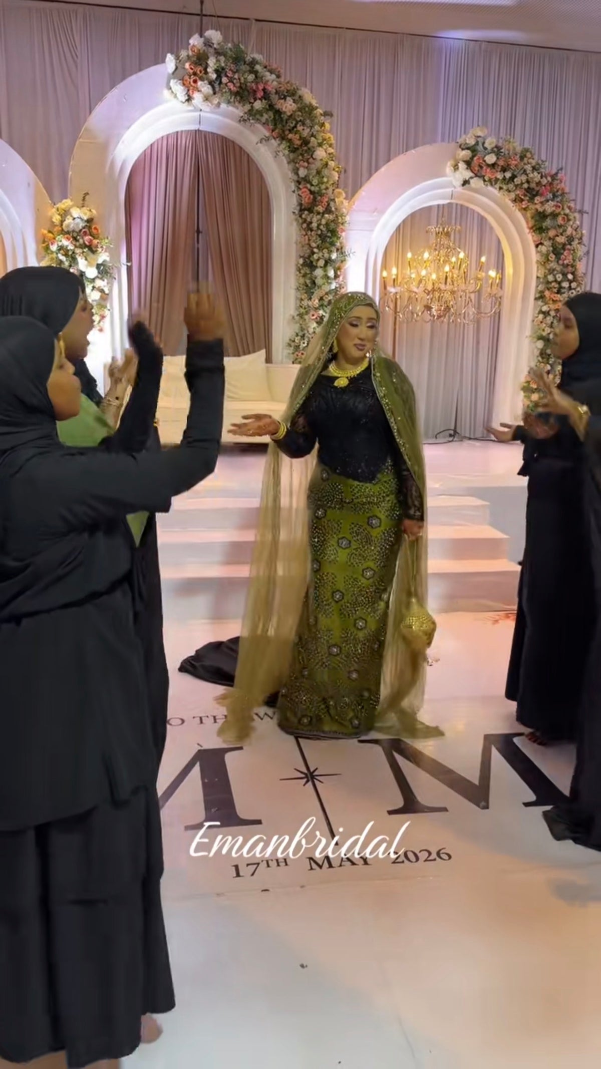 Hido iyo Daqaan dress - Rent