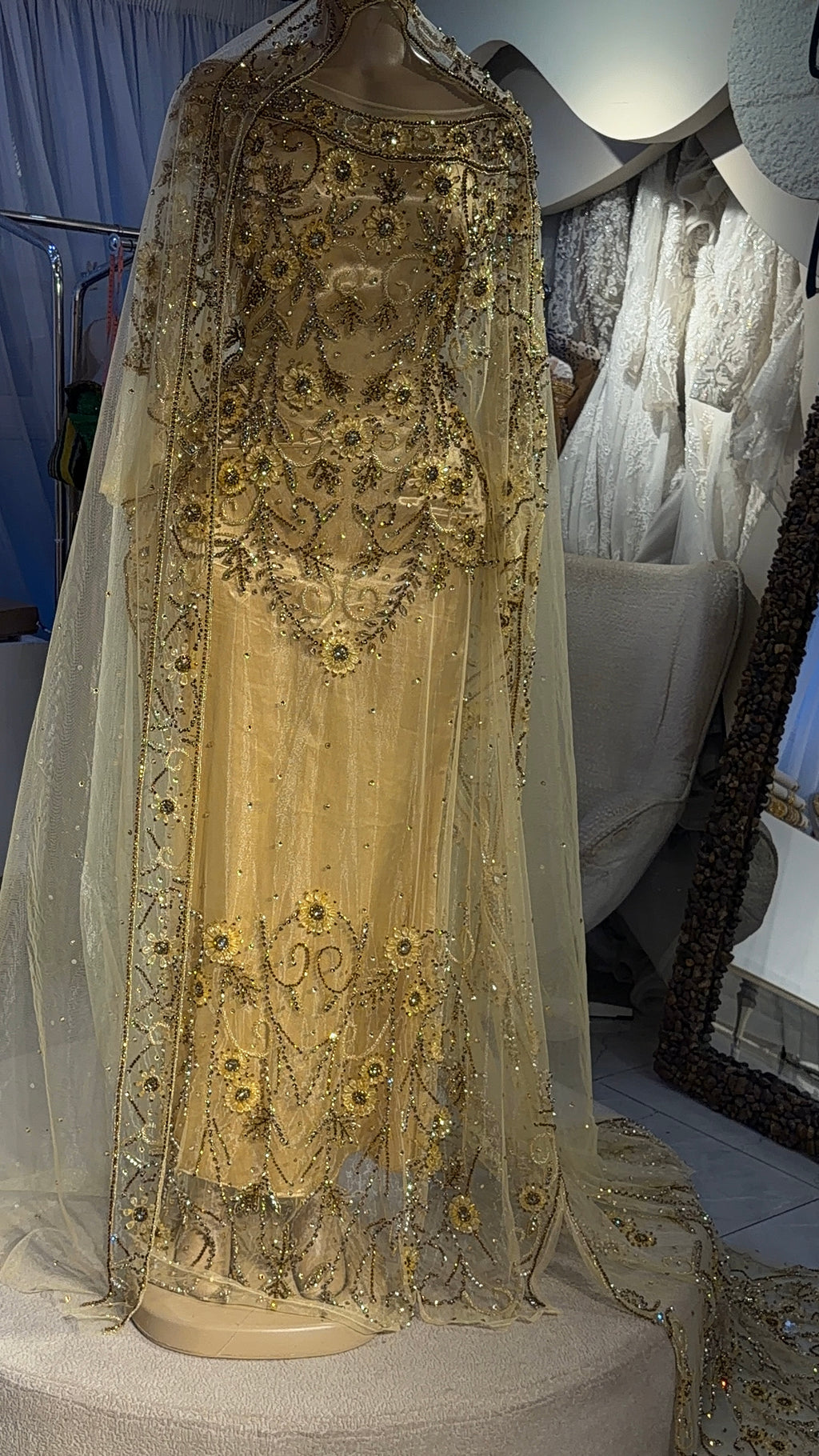 Gold bridal diraac-rent