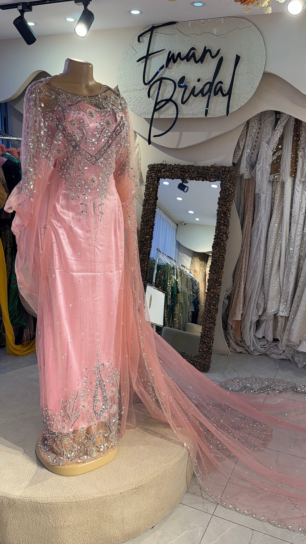 Pink bridal diraac- rent