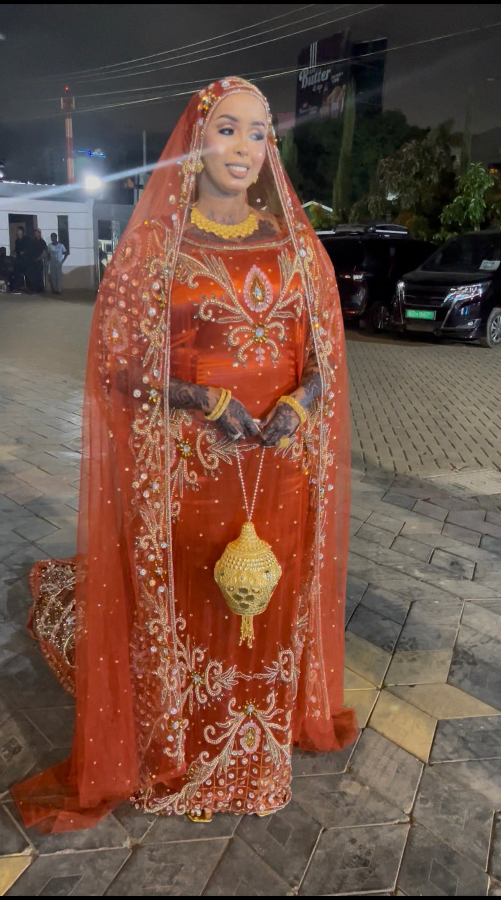 Burnt orange malabo bridal diraac - Rent