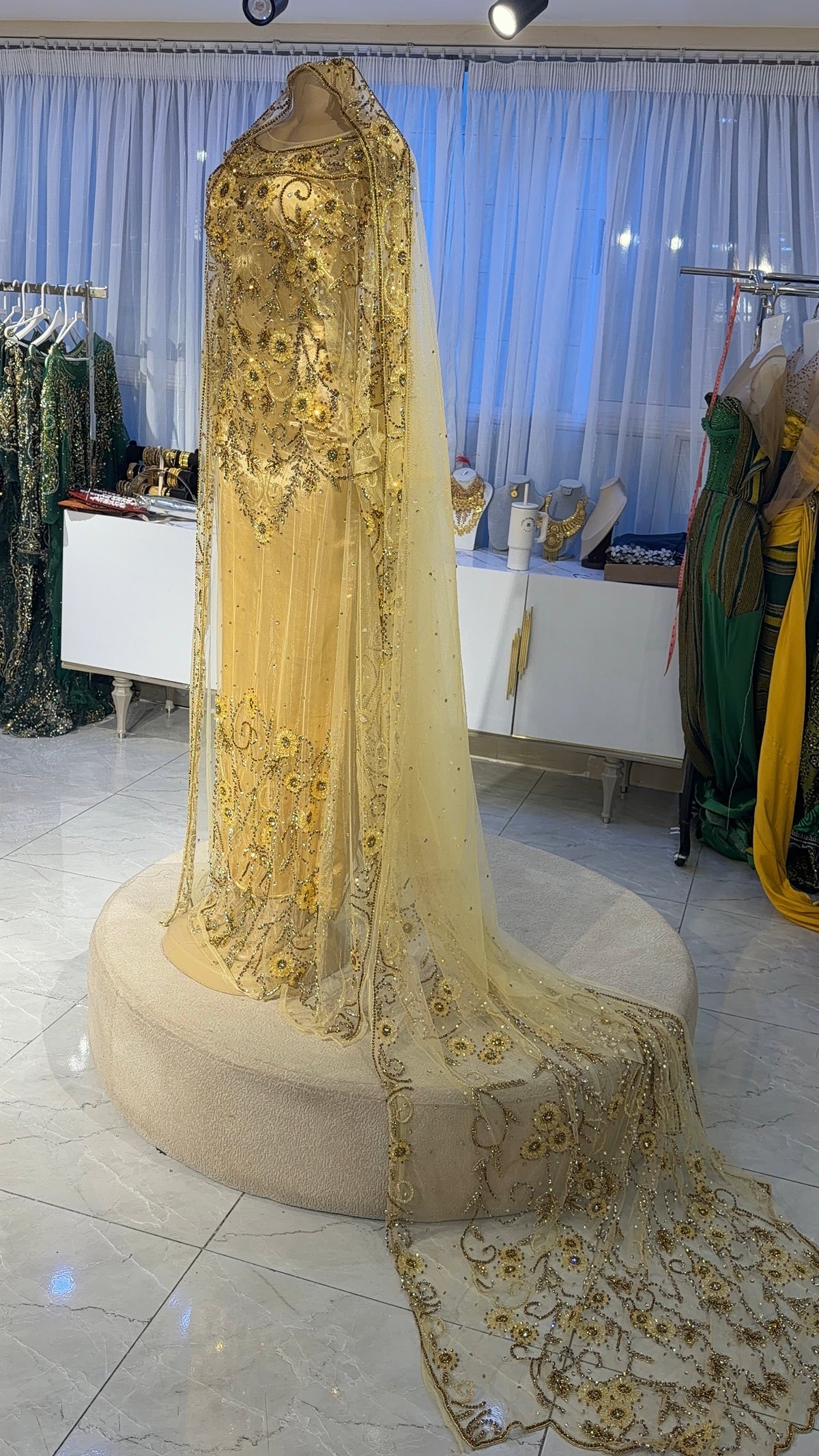Gold bridal diraac-rent