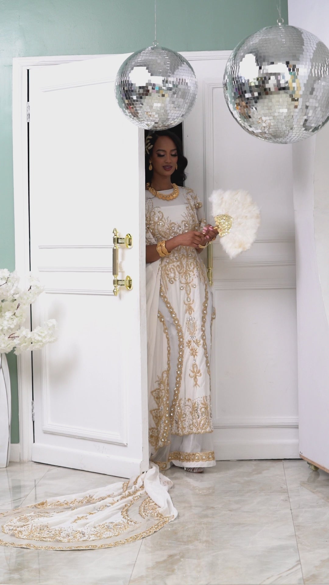 DAHAB (white) in velvet